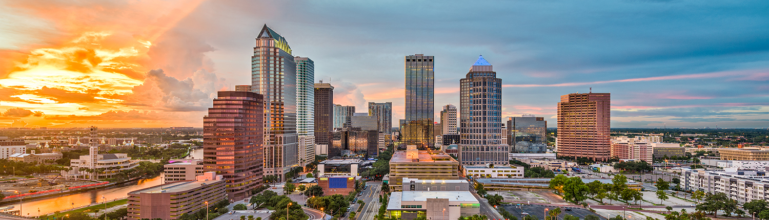 Tampa,,Florida,,Usa,Downtown,Skyline,At,Dusk.